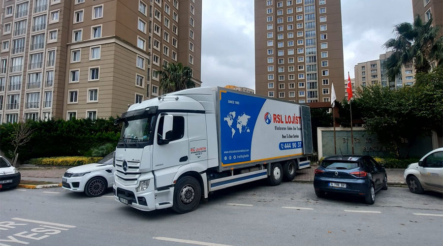 RSL uluslararası evden eve nakliyat kamyonu